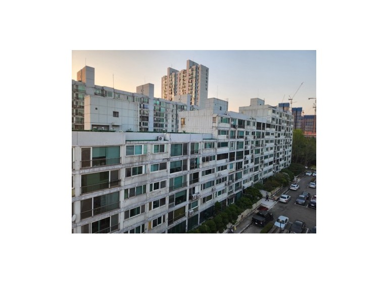 Preliminary survey of buildings around the Yeongtong Central Jai new construction site